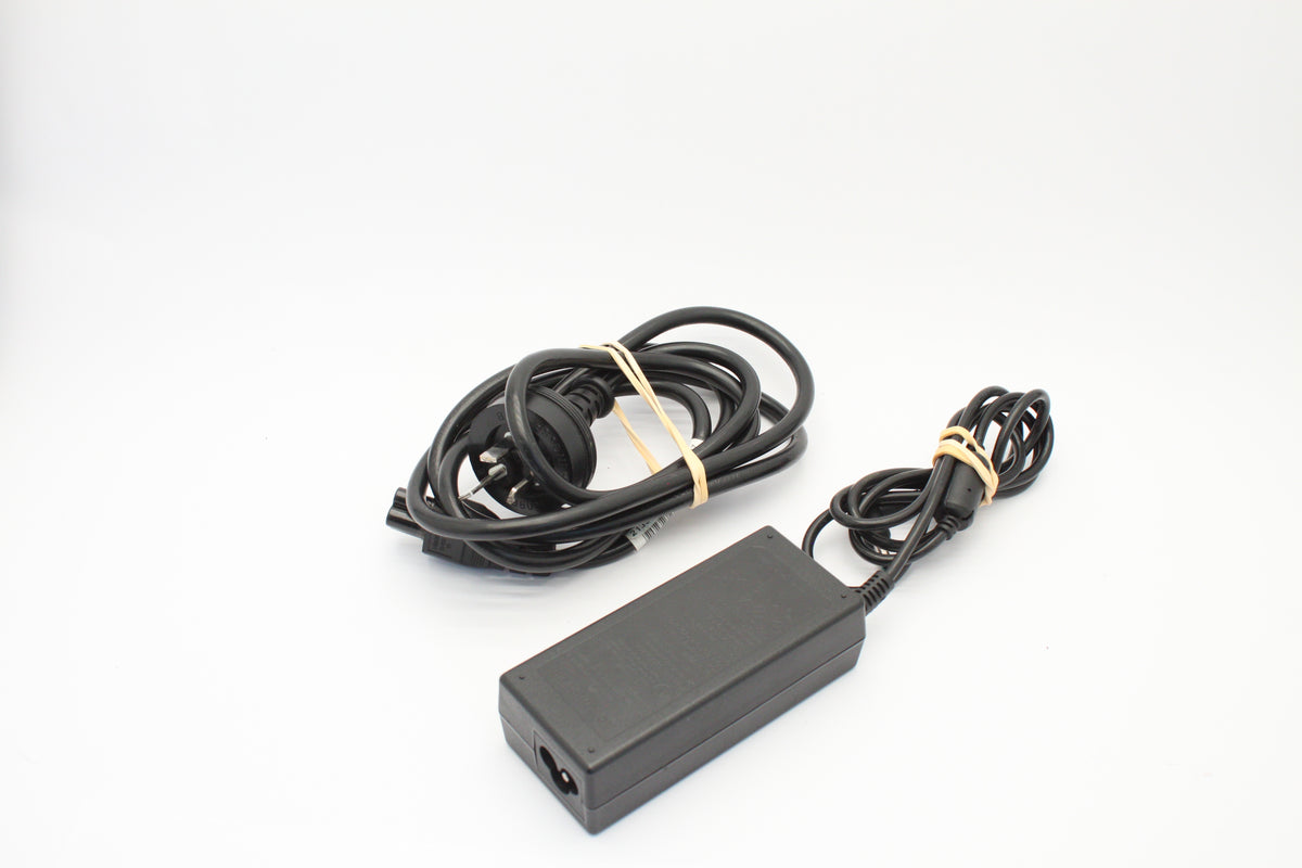 HP Pavillion + Charger 15-CK019TX