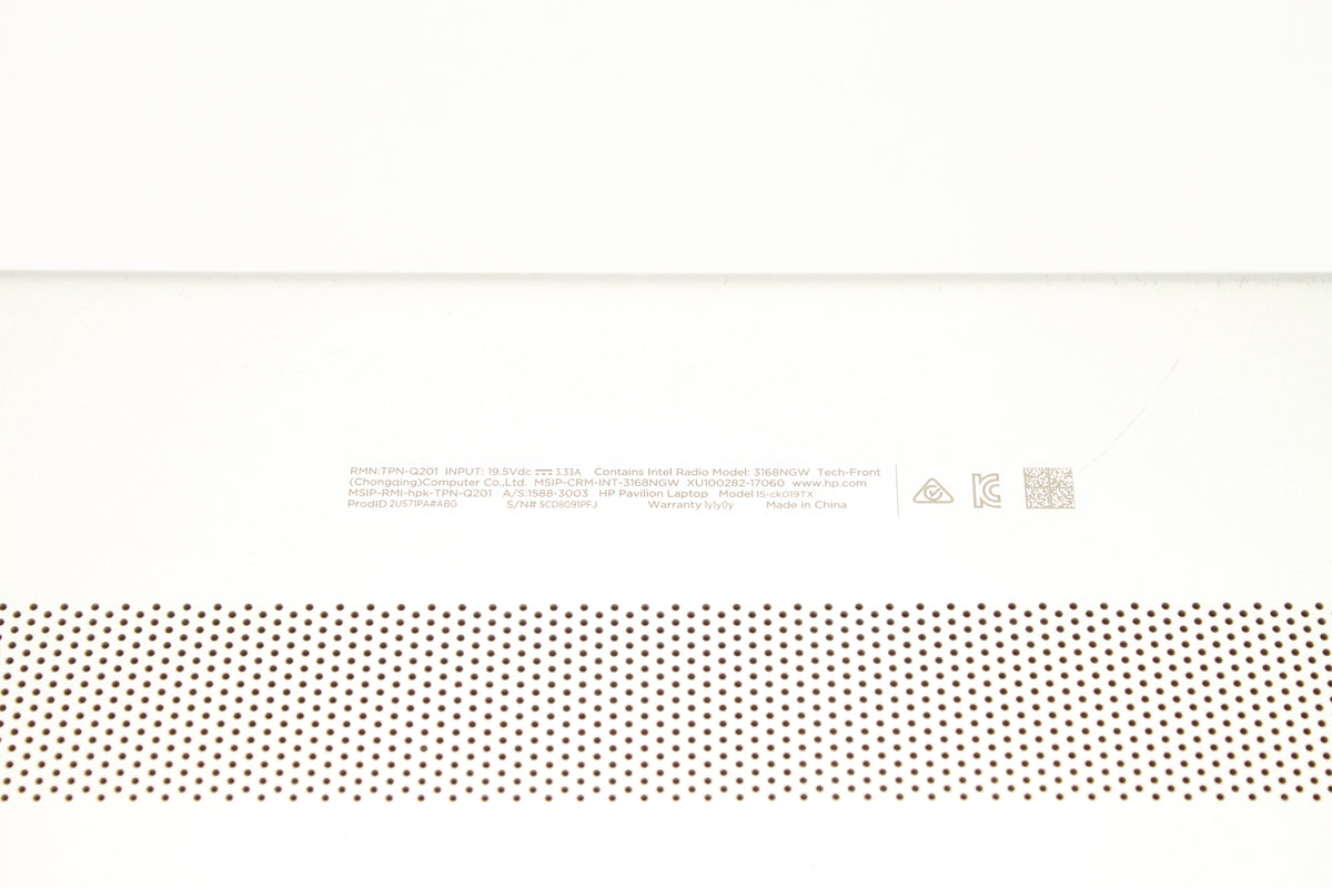 HP Pavillion + Charger 15-CK019TX