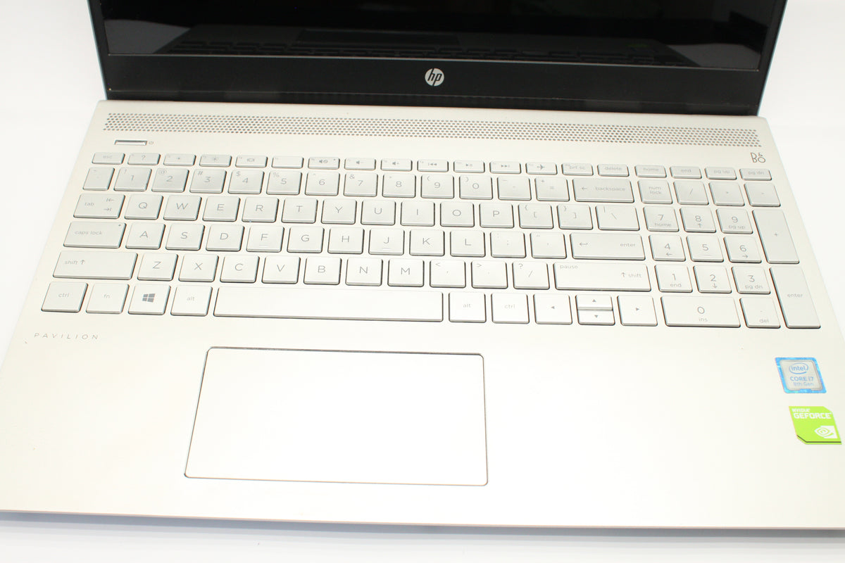 HP Pavillion + Charger 15-CK019TX