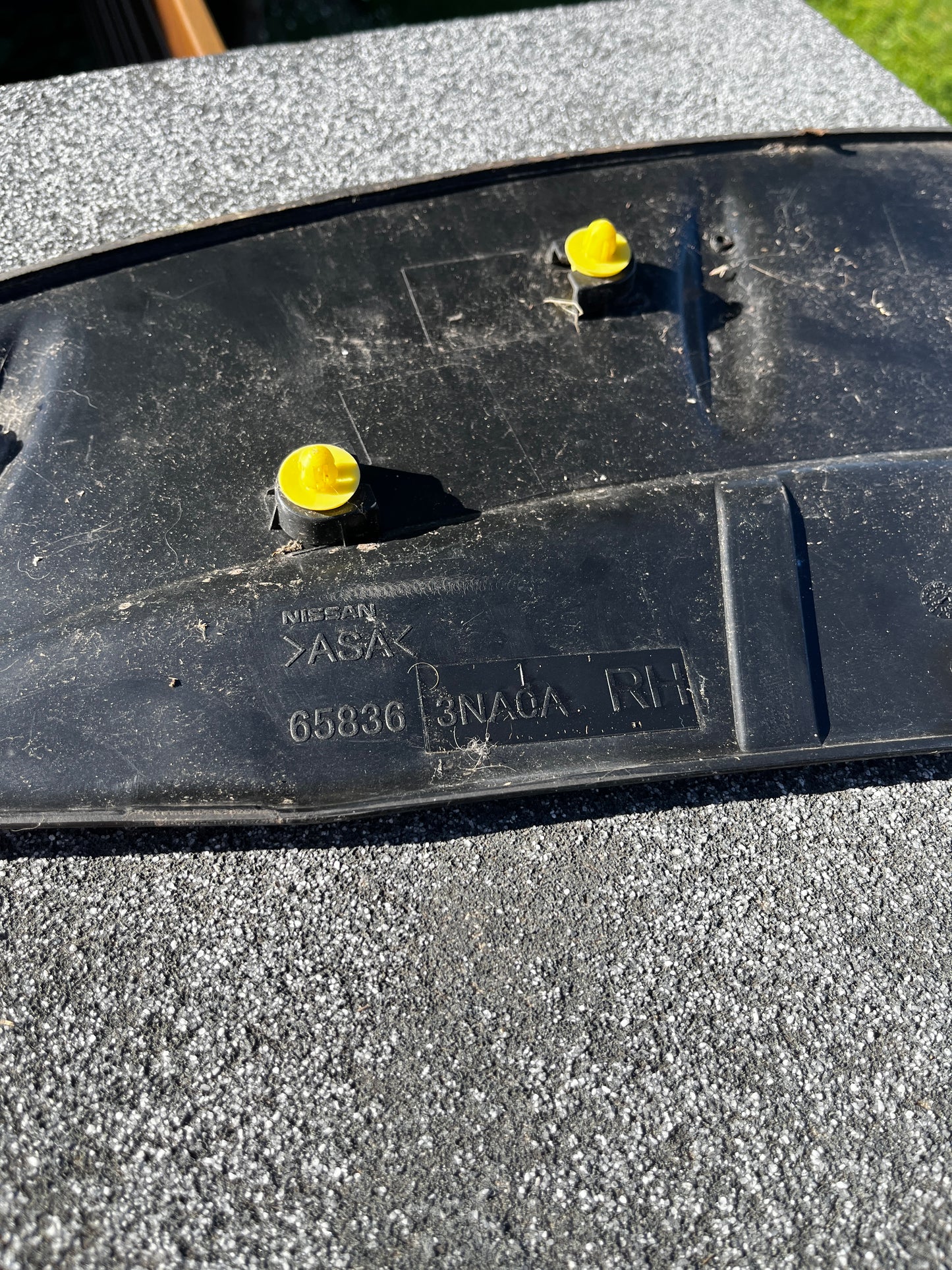 Nissan Leaf ZE0 COVER-HOOD SIDE, RH 65836-3NA0A