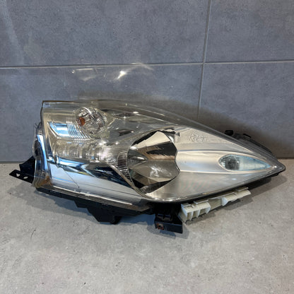Nissan Leaf ZE0 26010-4NN0A Headlight Lamp Right