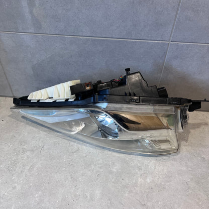 Nissan Leaf ZE0 26010-4NN0A Headlight Lamp Right