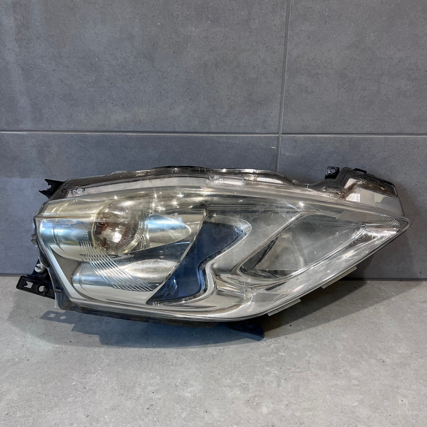 Nissan Leaf ZE0 26010-3NK5A LED Headlight Lamp RH