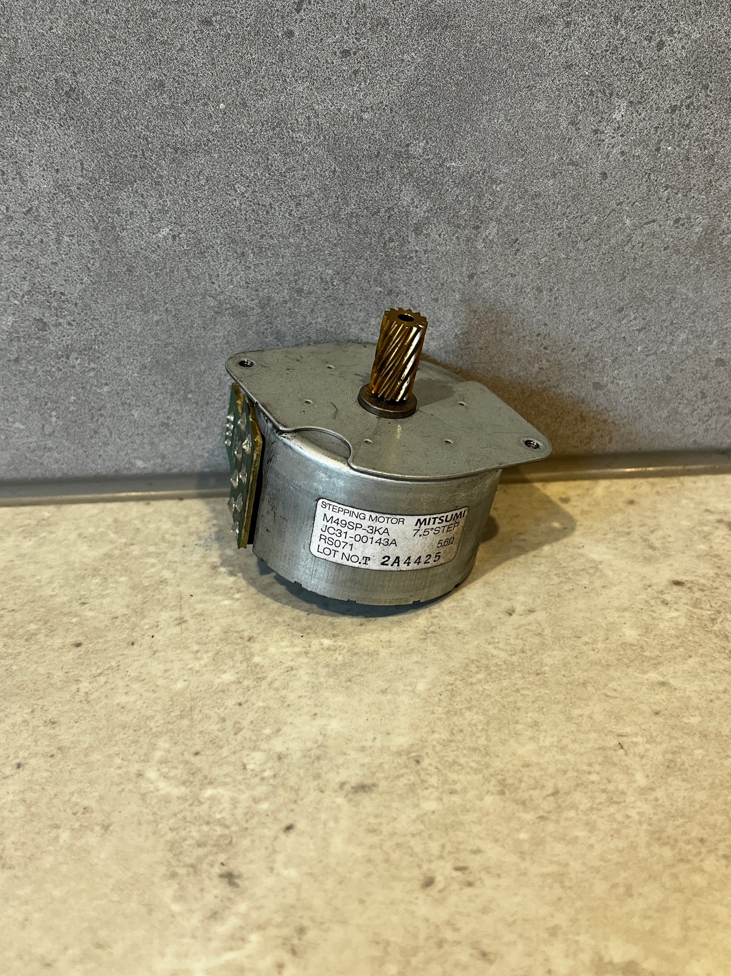 Mitsumi Stepper Motor M49SP-3KA JC31-00143A, Bipolar, 7.5°, 5.6 Ohm, 24V