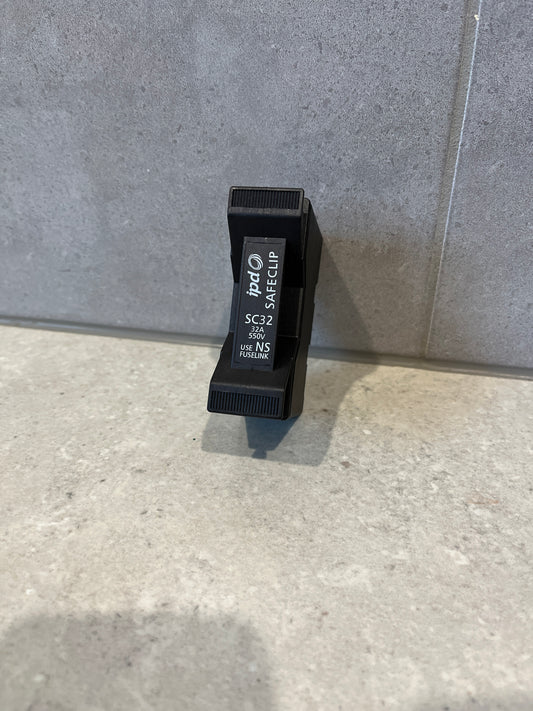 IPD SC32BW Fuse Fitting 32A 415VAC Black Back Wired IP20