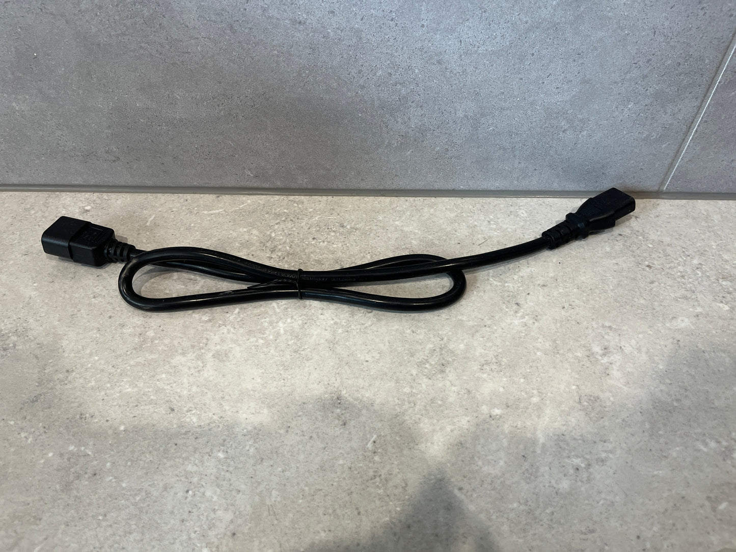 0.9m Power Extension Cable - IEC C14 Male to IEC C13 Female Heavy Duty 1.5mm2