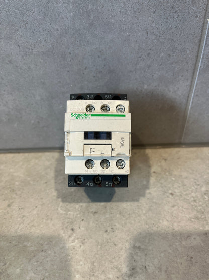 LC1D09 | Schneider | Contactor, 25A, 3 Pole, 600VAC, 24VDC Coil, Used