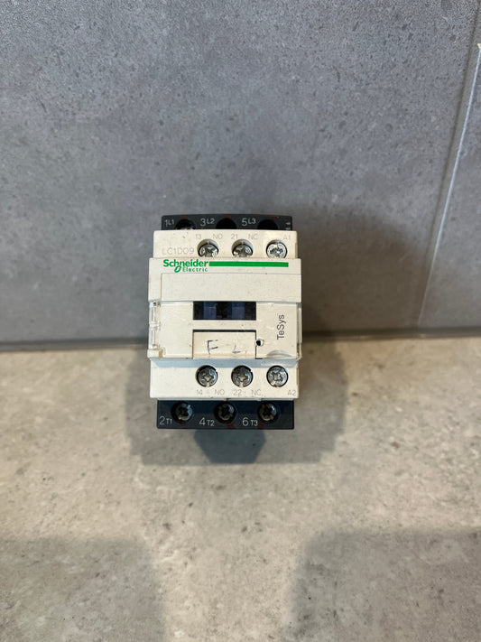 LC1D09 | Schneider | Contactor, 25A, 3 Pole, 600VAC, 24VDC Coil, Used