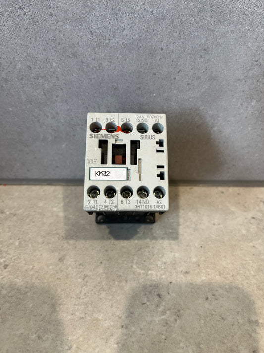 3RT1015-1KA10 | Siemens | Contactor, 3 Pole, 24VAC, 1NO, 7A, Used (Copy)