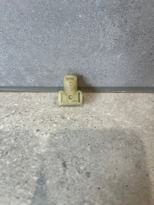 BREVILLE BES870 Solenoid Manifold T Piece