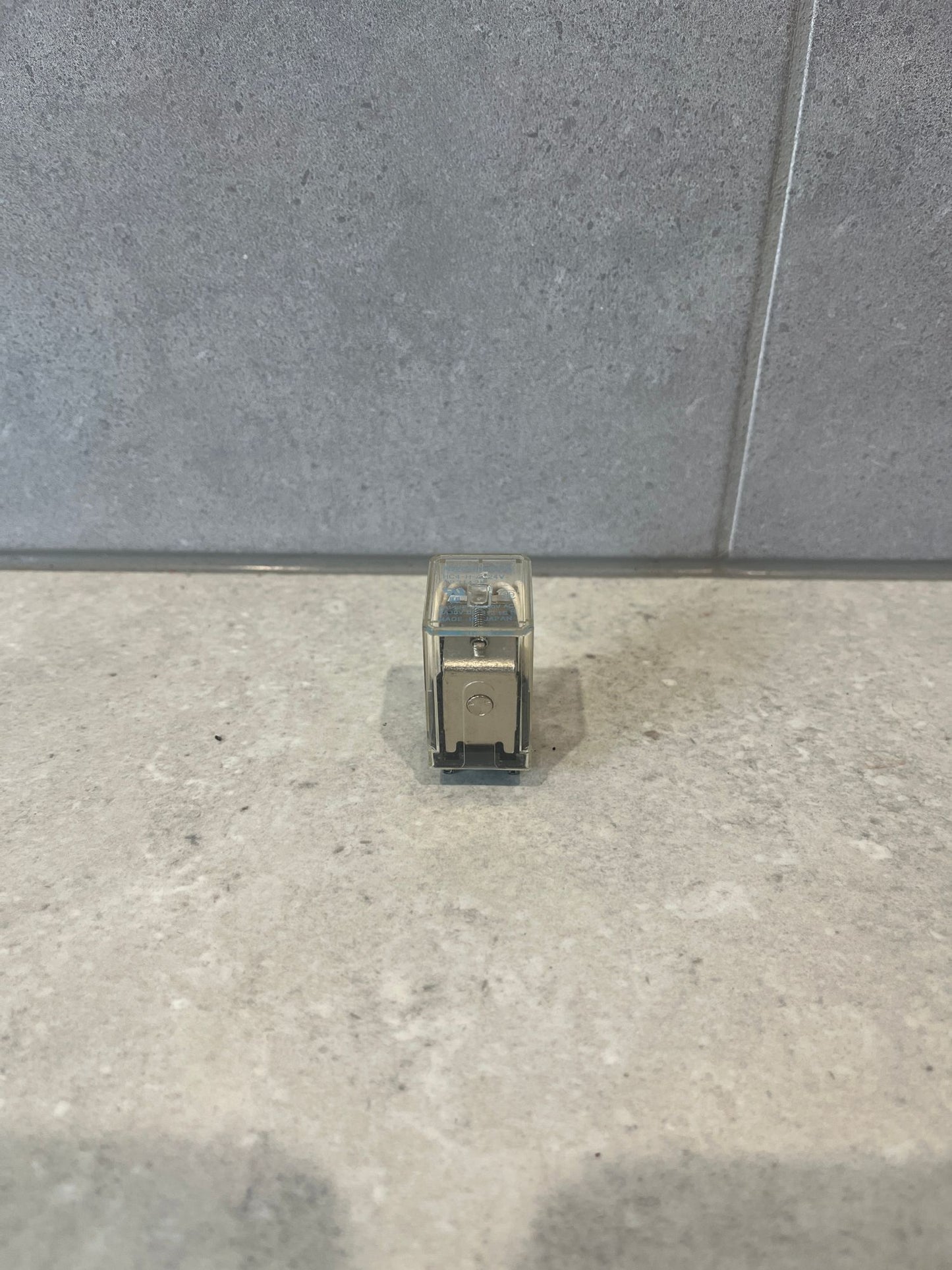 Matsushita HC4-H-AC24V Relay