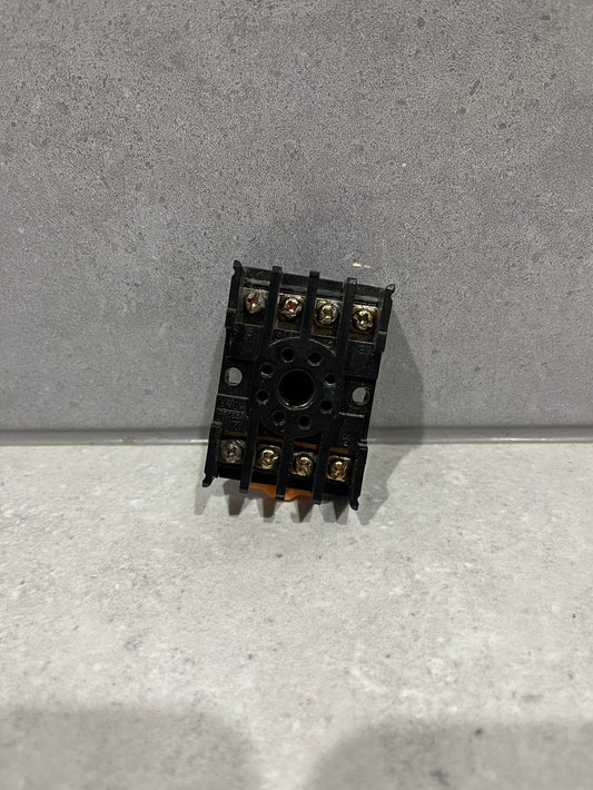 Omron MKS 250V ac DIN Rail Relay Socket, PF085A for H3CR Solid State Timer