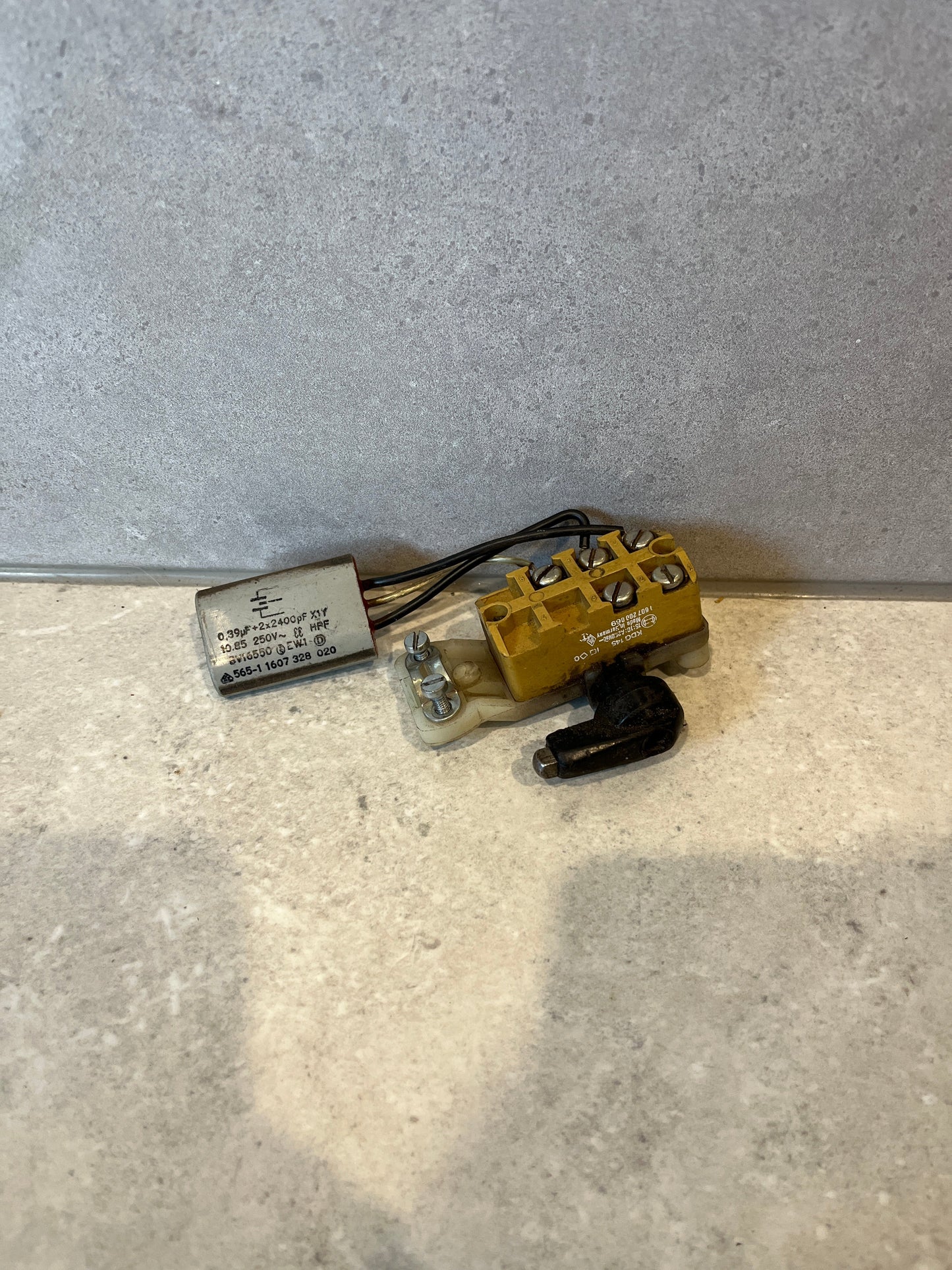 Bosch Angle Grinder Switch KDG145 1607200069 + Capacitor