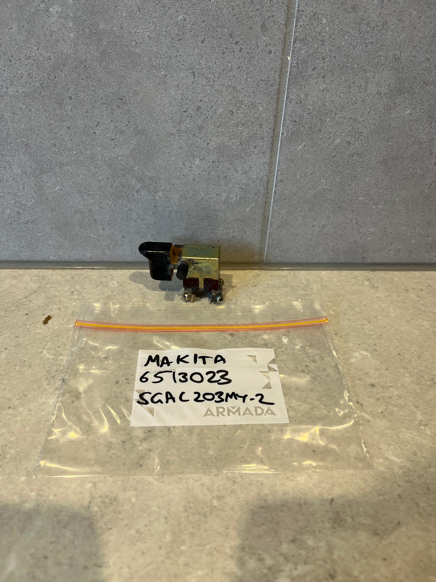 Makita 6513023 Switch SGAL203MY-2