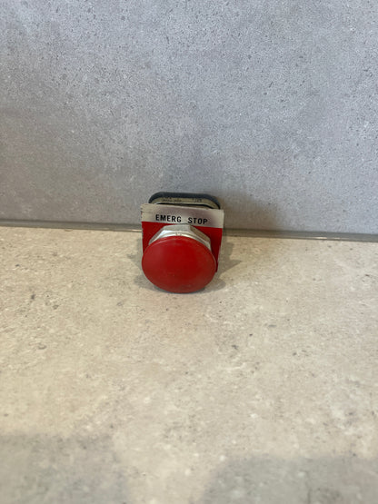 ALLEN BRADLEY RED PUSH BUTTON 800T-XD2 SERIES D, MUSHROOM HEAD