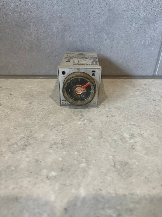 Omron H2C-8 0.2s to 6H Timer 240V coil, 6A rated contact. Made in Japan