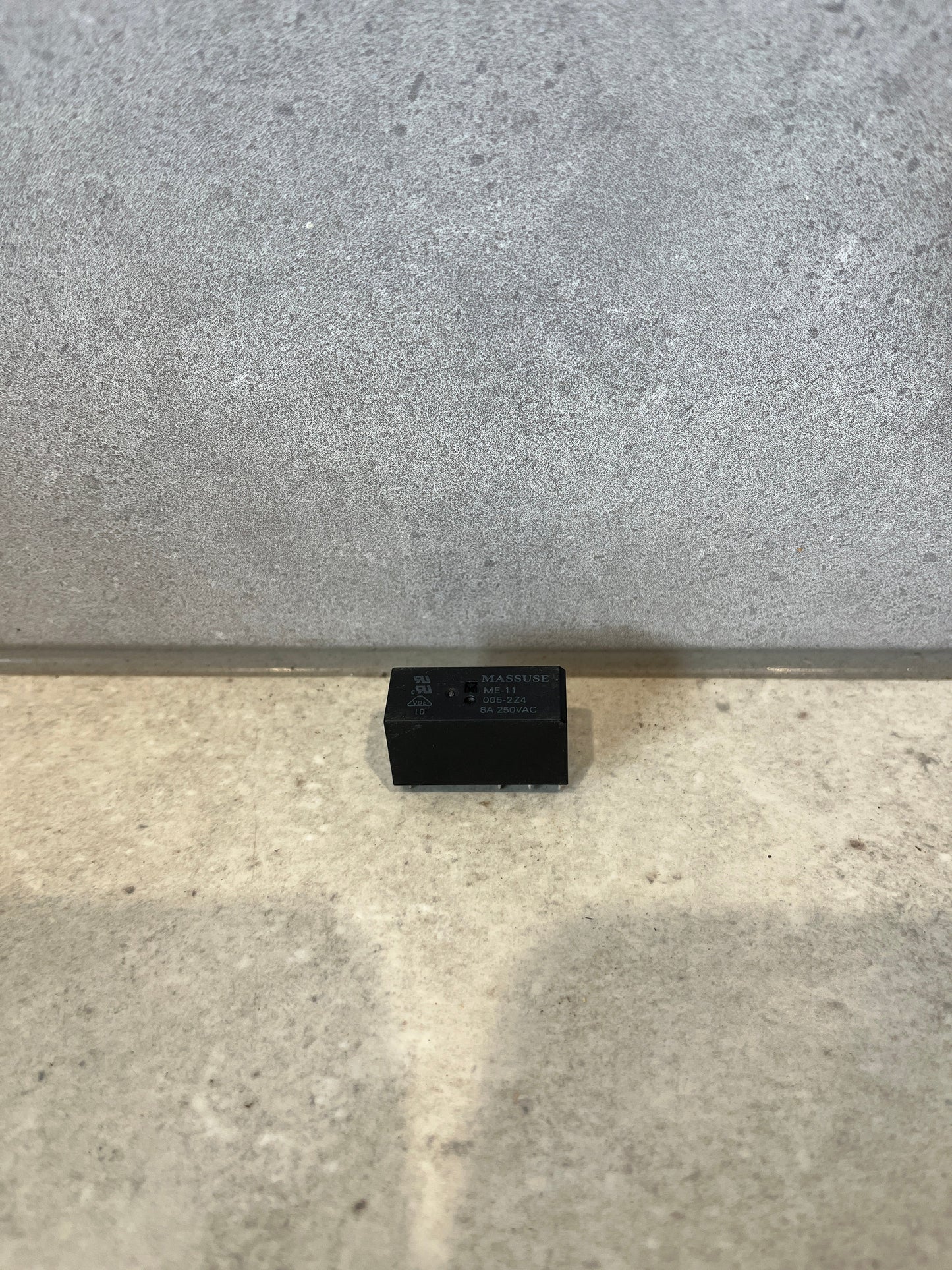 MASSUSE ME-11-005-2Z4 5VDC Power Relay 8A 250VAC 8Pin