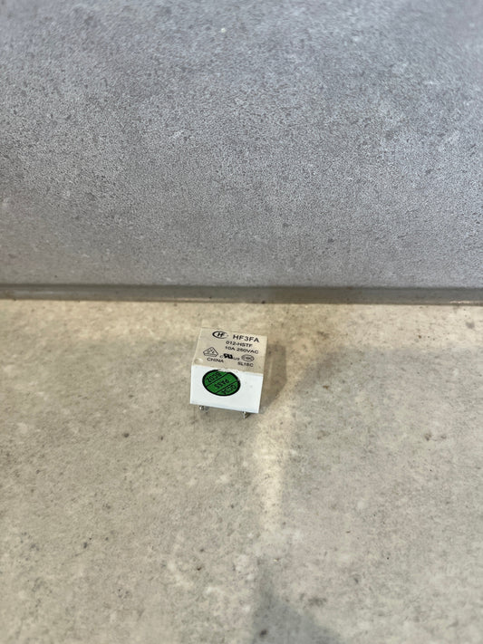 Hongfa PCB Mount Power Relay, 12V dc Coil, 10A 250VAC Switching Current, SPDT