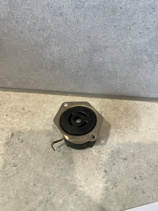 HUBBELL WIRING DEVICE-KELLEMS HBL7557G Flanged Receptacle, 10A, 125V, 3-Pole, 3-