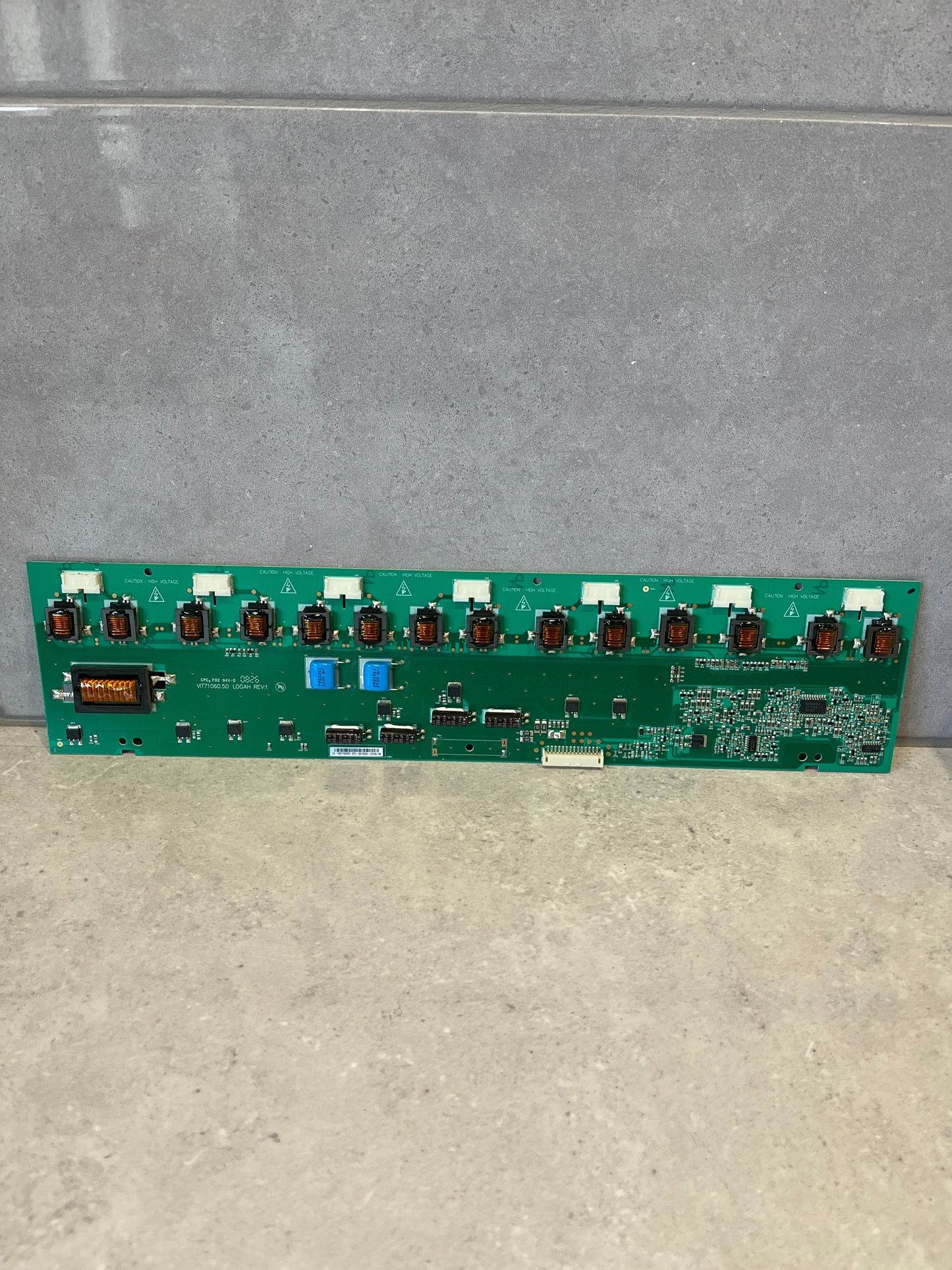 SAMSUNG LA37A450 INVERTER BOARD VIT71060.50