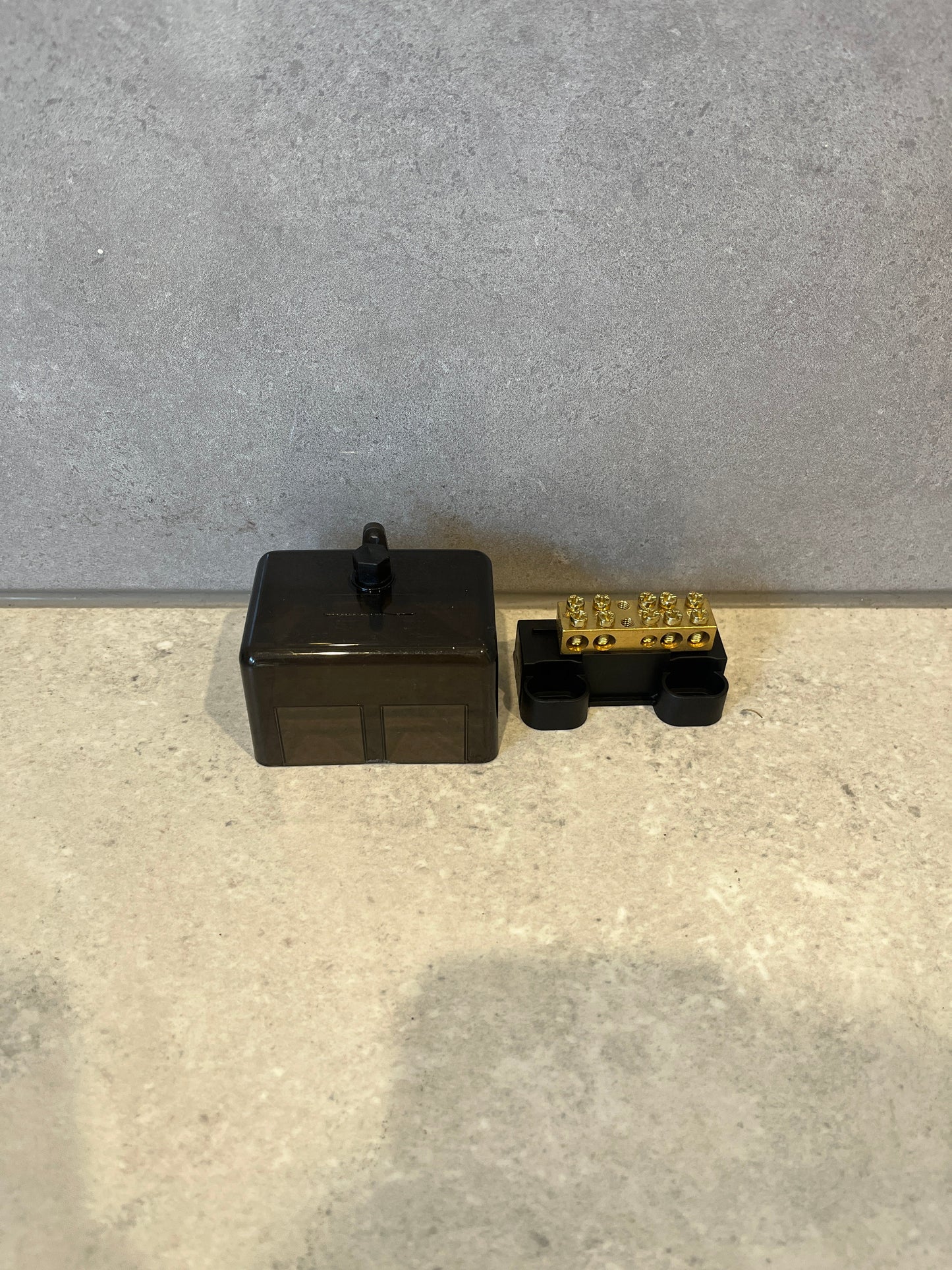 NEUTRAL LINK 5 HOLE BLACK WITH COVER, 100A/500V Tradesave