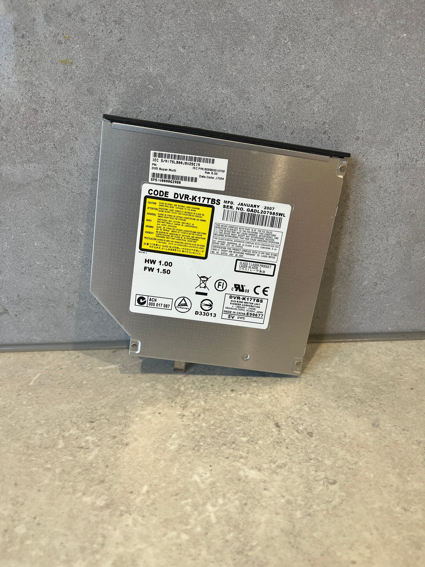 DVR-K17TBS GENUINE TOSHIBA DVD DRIVE W/ BEZEL IDE SATELLITE A135 (