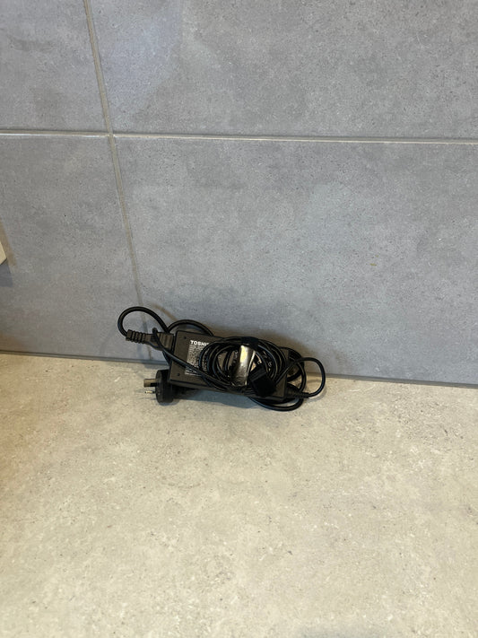 Toshiba A100 Satellite AC Charger Adapter