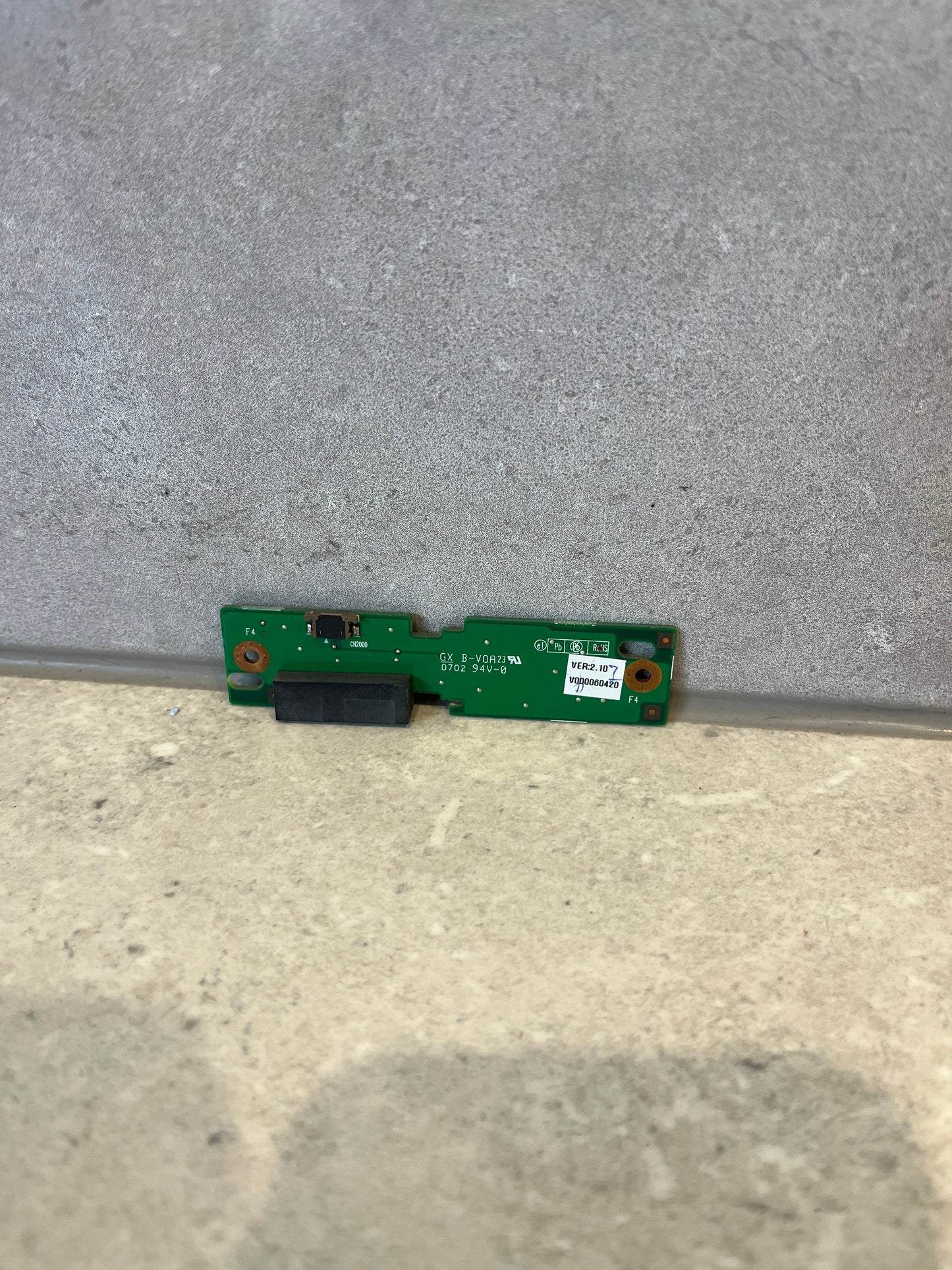 V000060420 6050A2045301 TOSHIBA TOUCHPAD BUTTON BOARD A105-S4284 (A) (CB44-410)