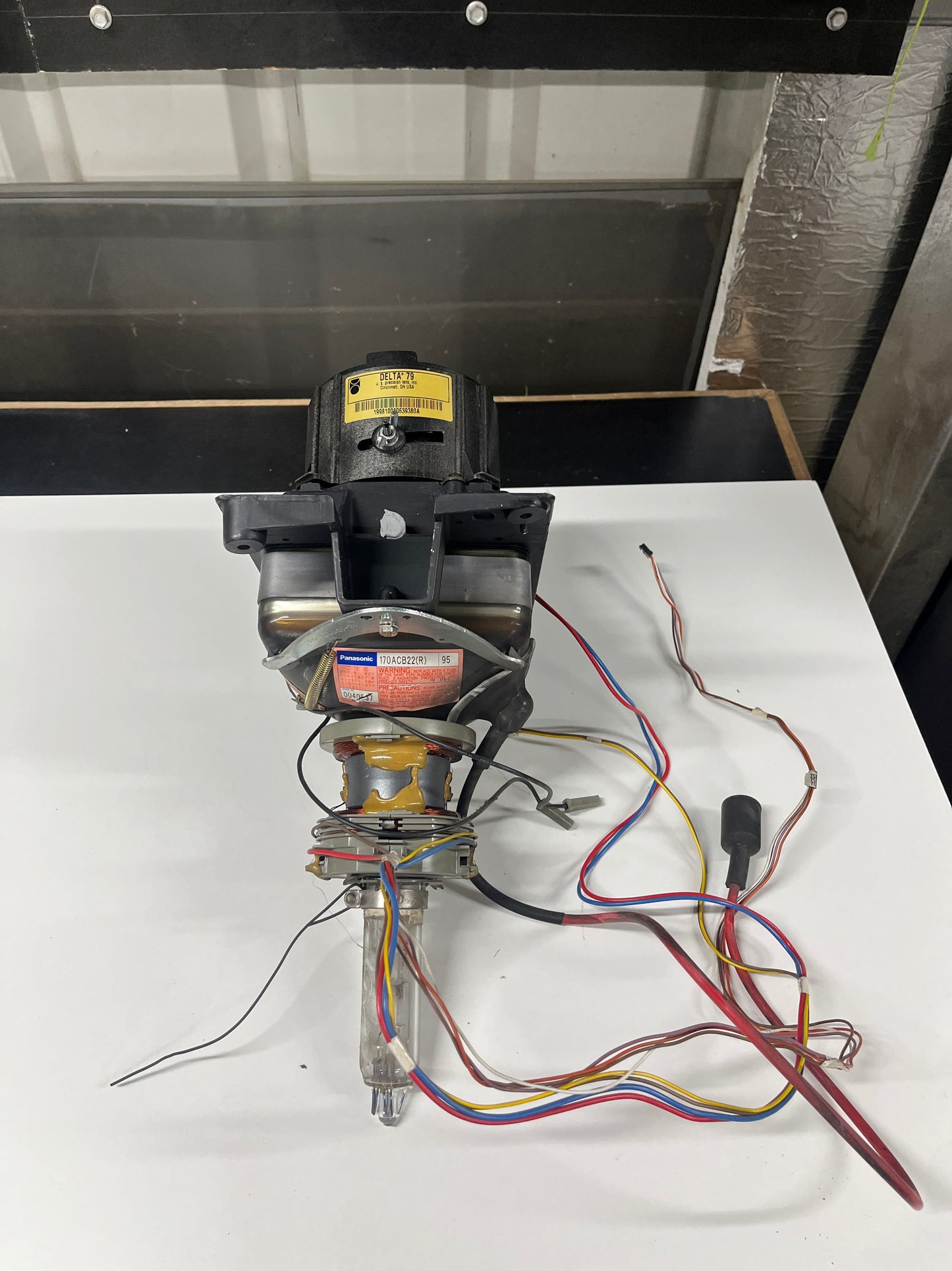 PF60A30 Rear Projection TV CRT TUBE 170ACB22(R) Red