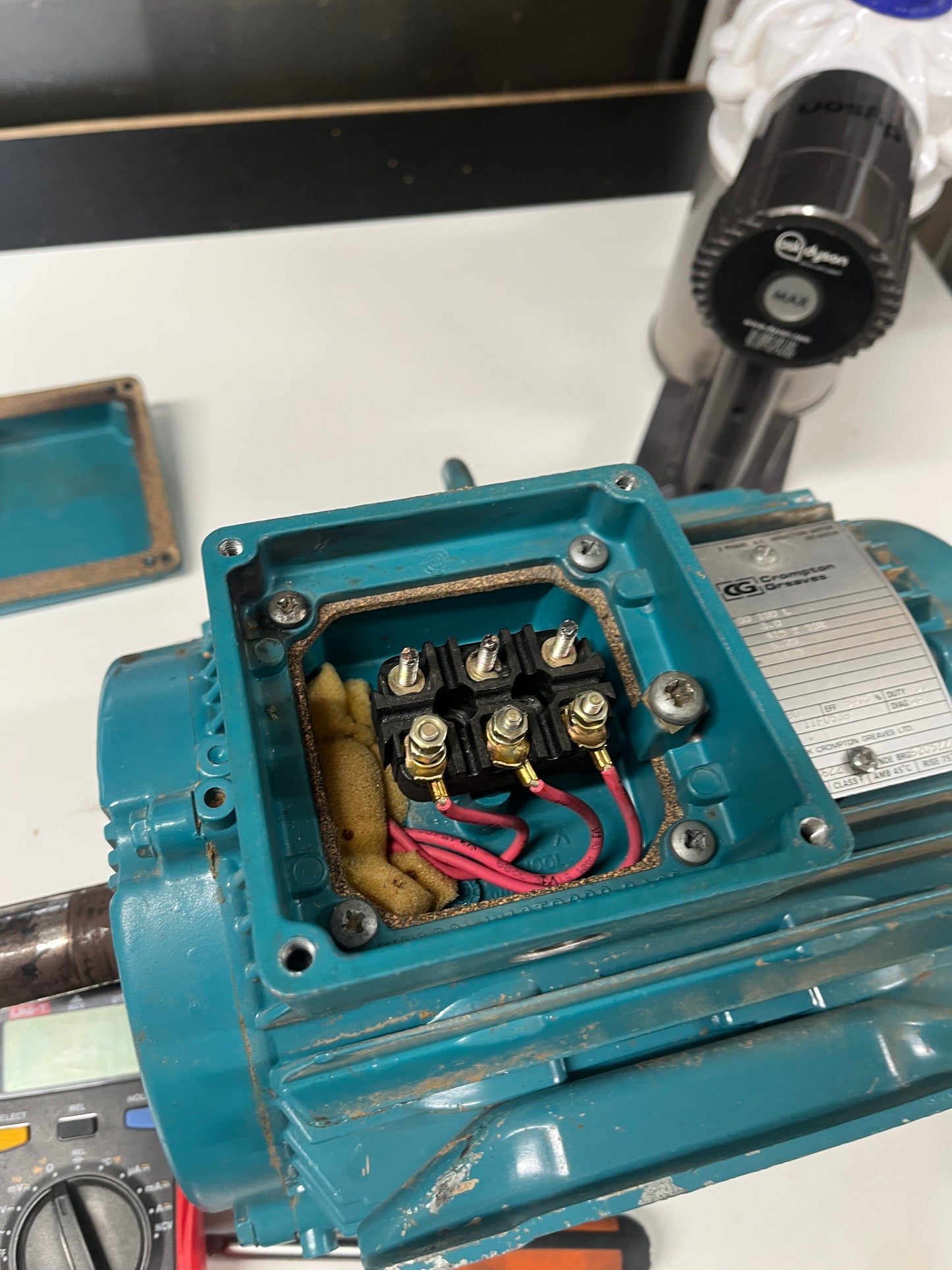 Crompton Greaves GD100L 3.0kw 4 Pole 1500RPM 3 Phase 100L Frame IE3 Electric Motor