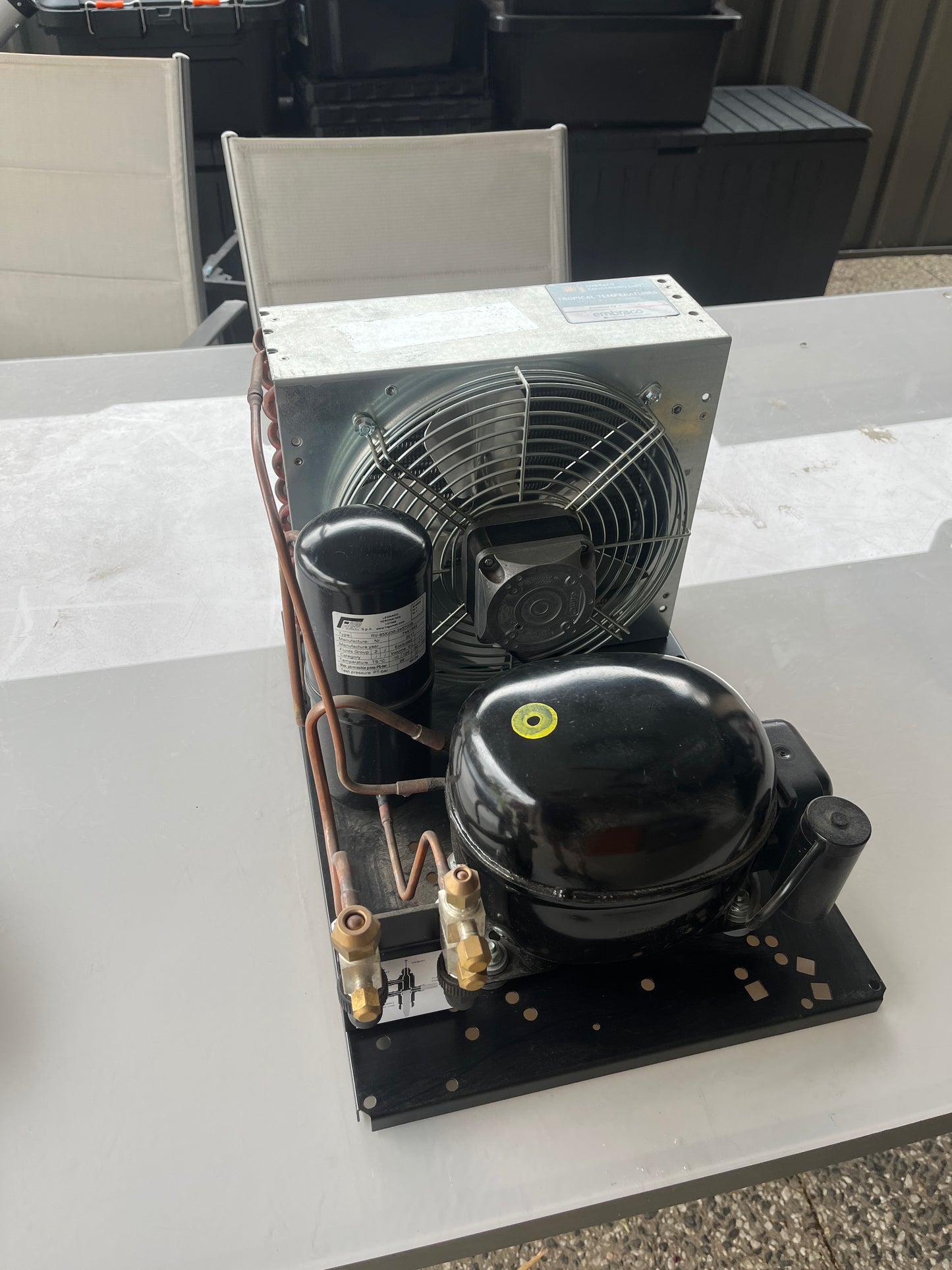 Embraco UNEK6181GK 1.2KW R404A Single Phase Condenser Unit