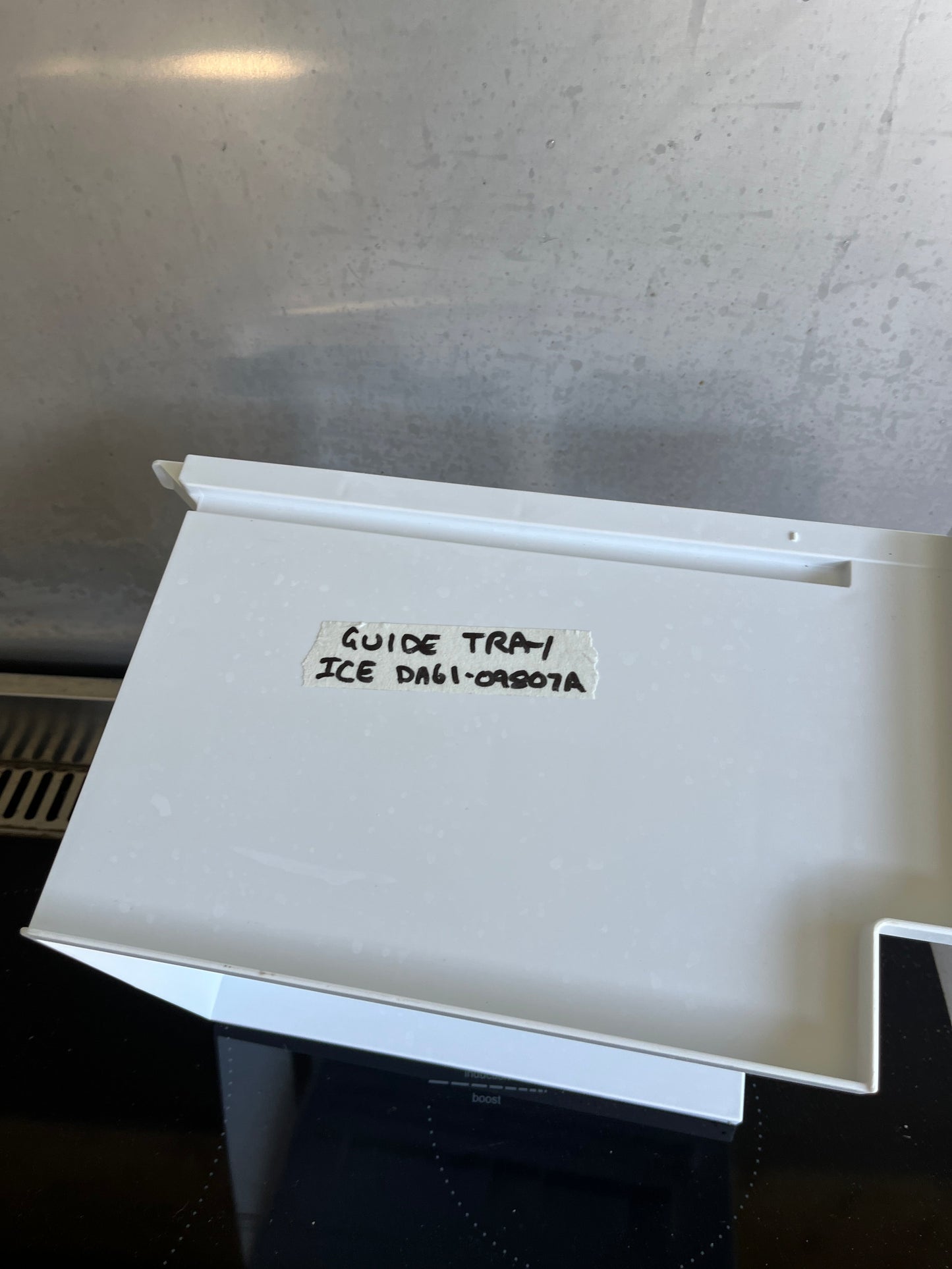 Guide Tray Ice Suit Samsung SR466KLS DA61-0987A