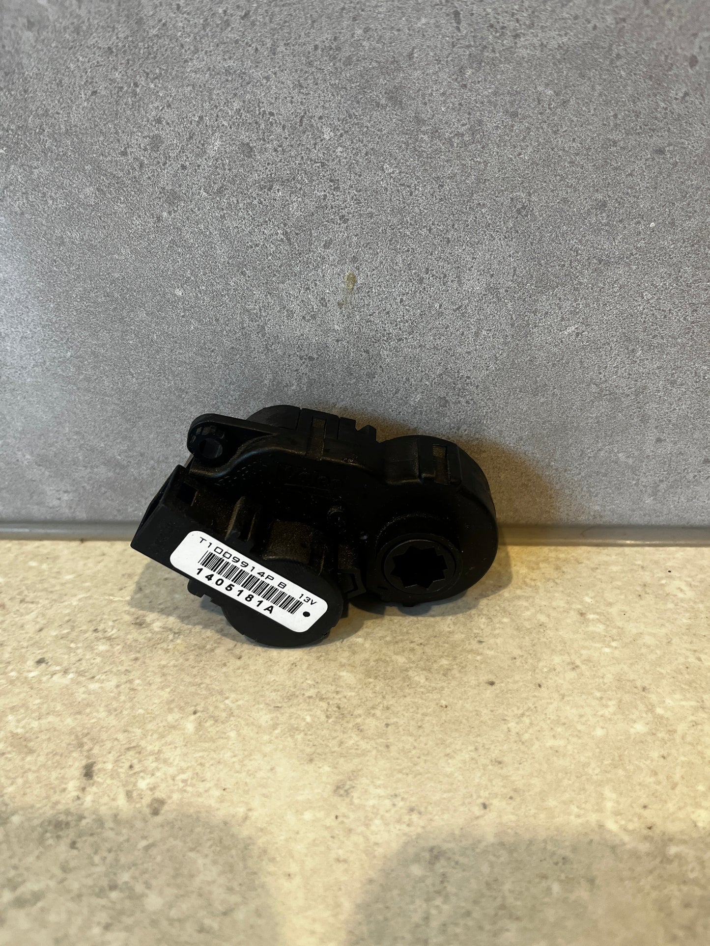 Valeo Blending Flap Actuator T1009914P Suits Nissan Leaf and Others ZE1