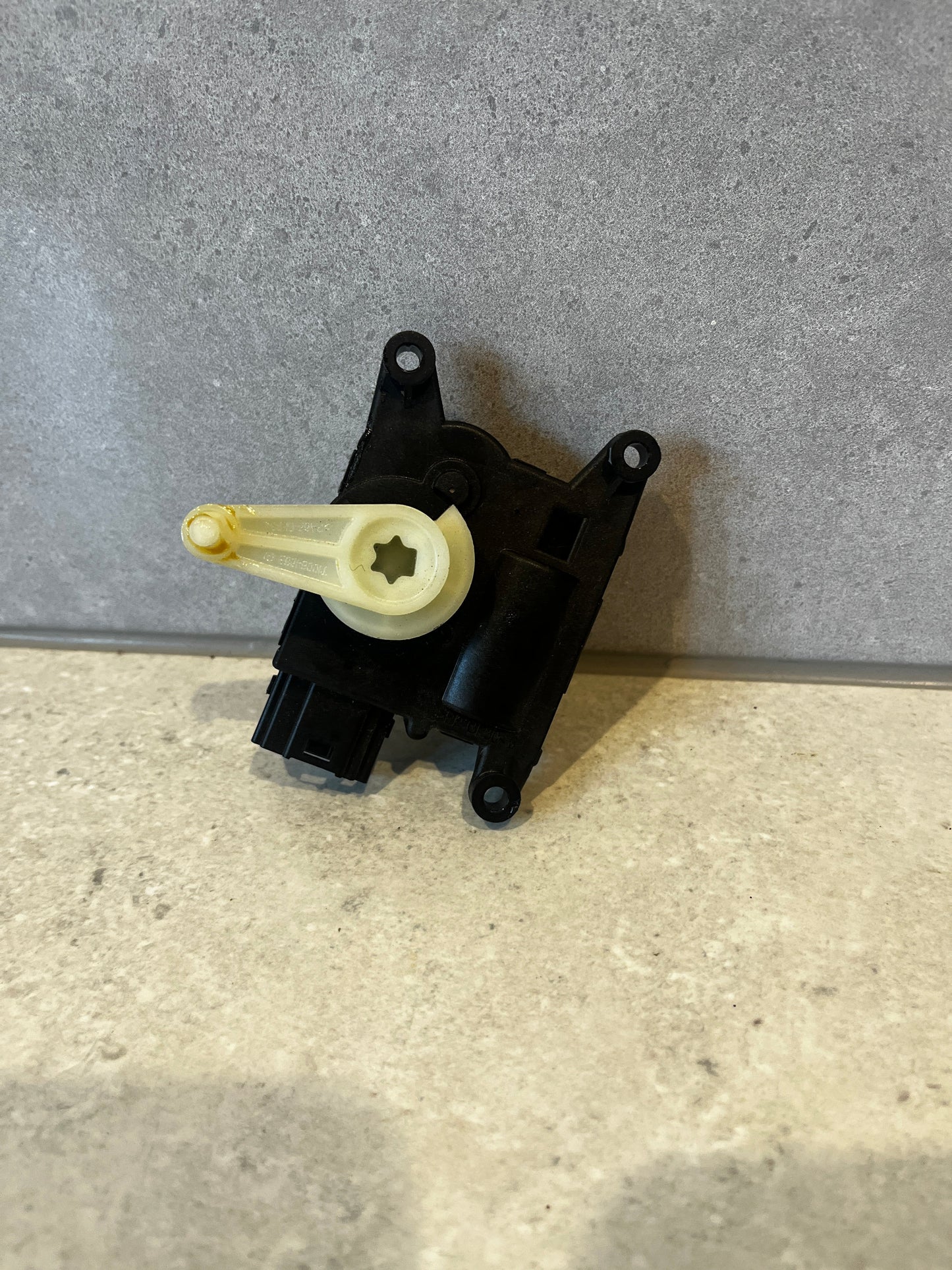 OEM Nissan Leaf ZE1 AC Air Conditioning Flap Actuator Motor Unit T1008566R