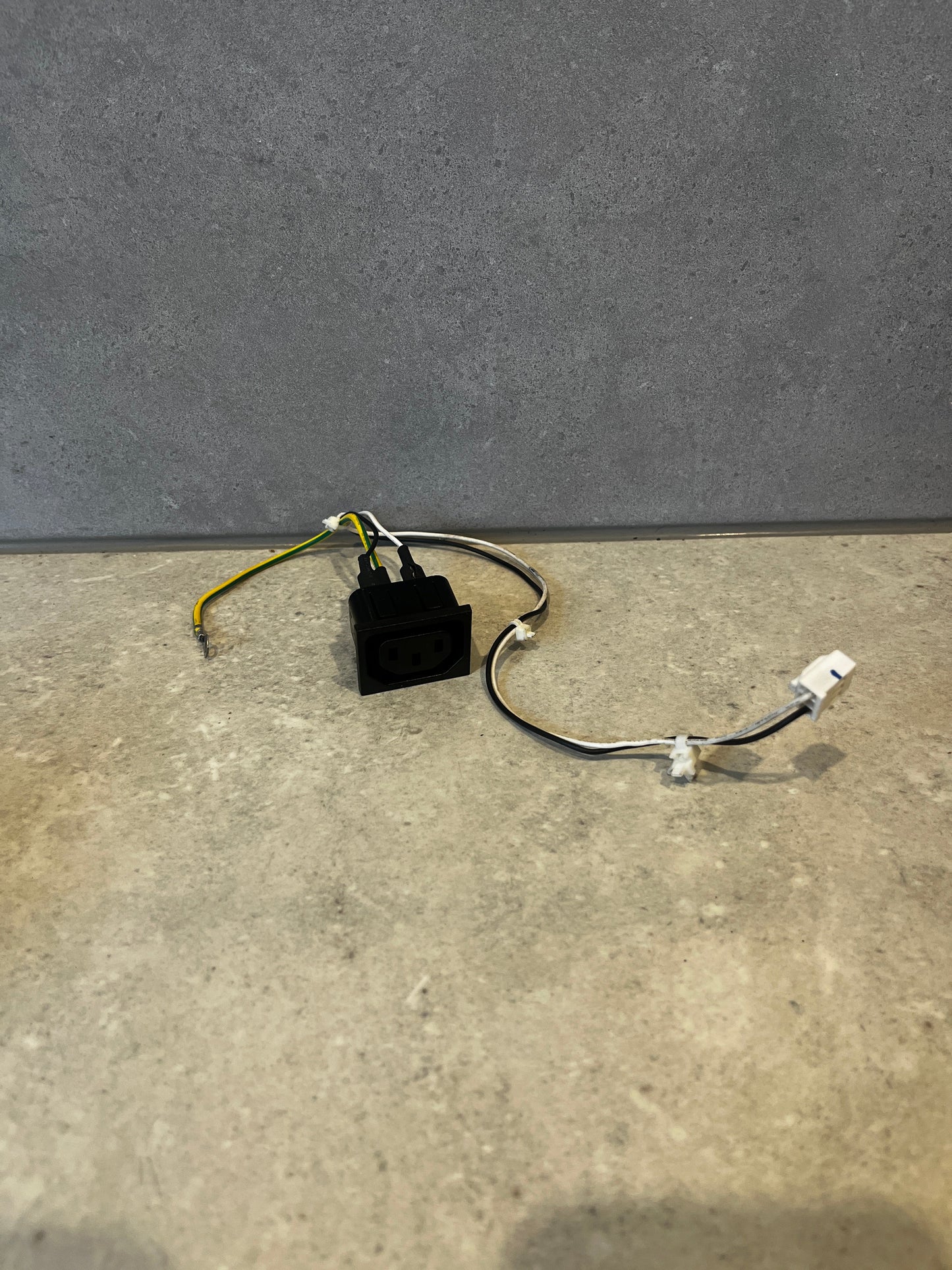 Canon ImageRunner Power Out Socket