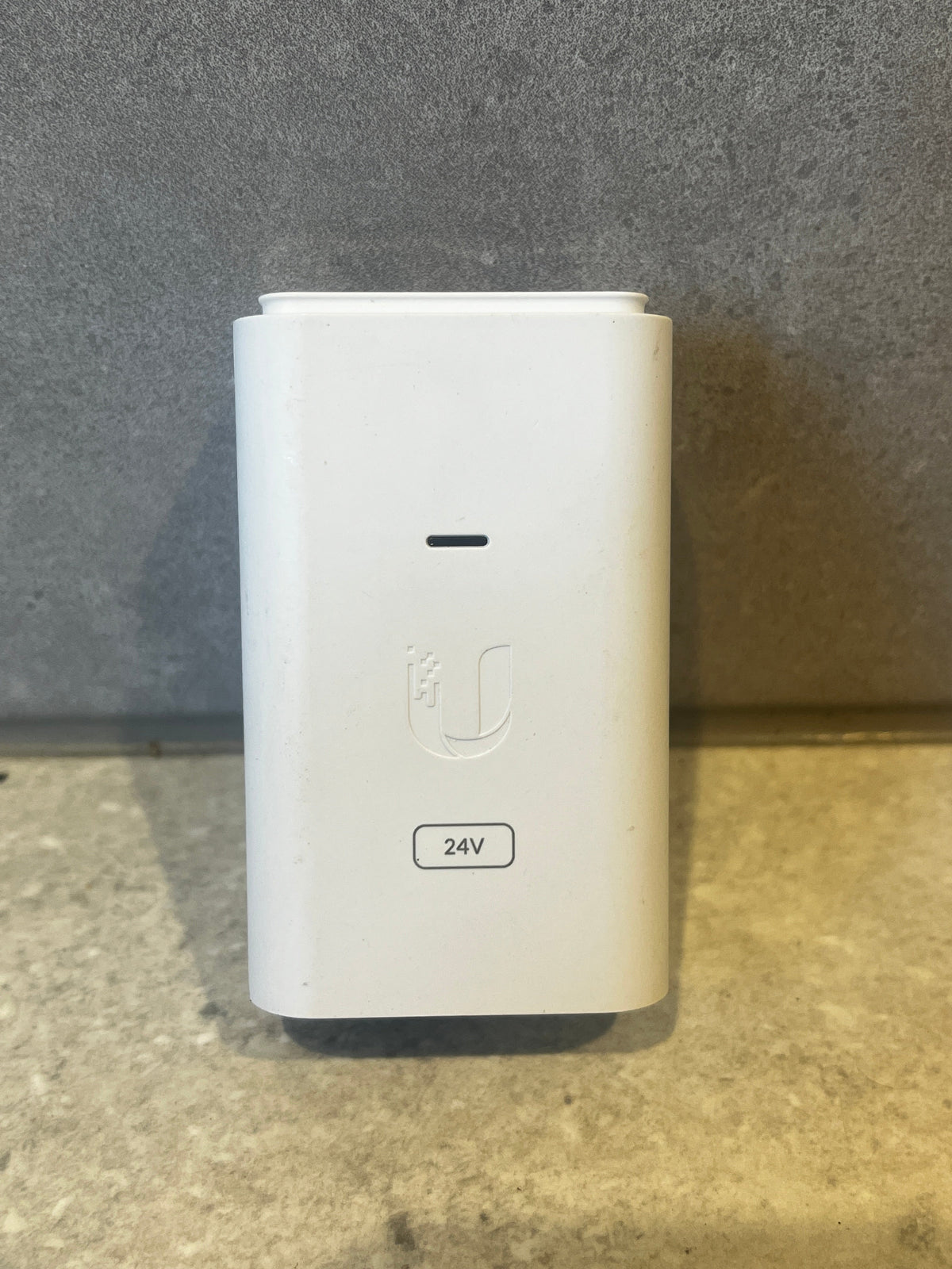Ubiquiti POE-24-7W-G-WH - PoE Injector, 24VDC, 0.3A, Gigabit
