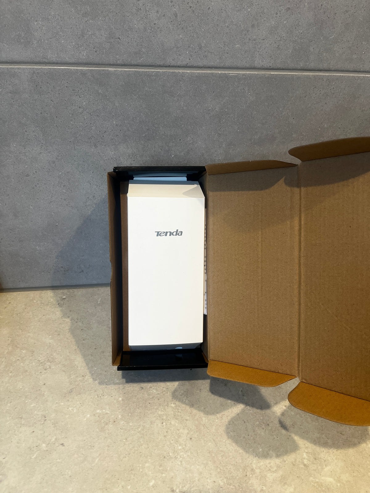 Tenda O1-500M 2.4GHZ 300MBPS Outdoor CPE PTP Wireless Bridge