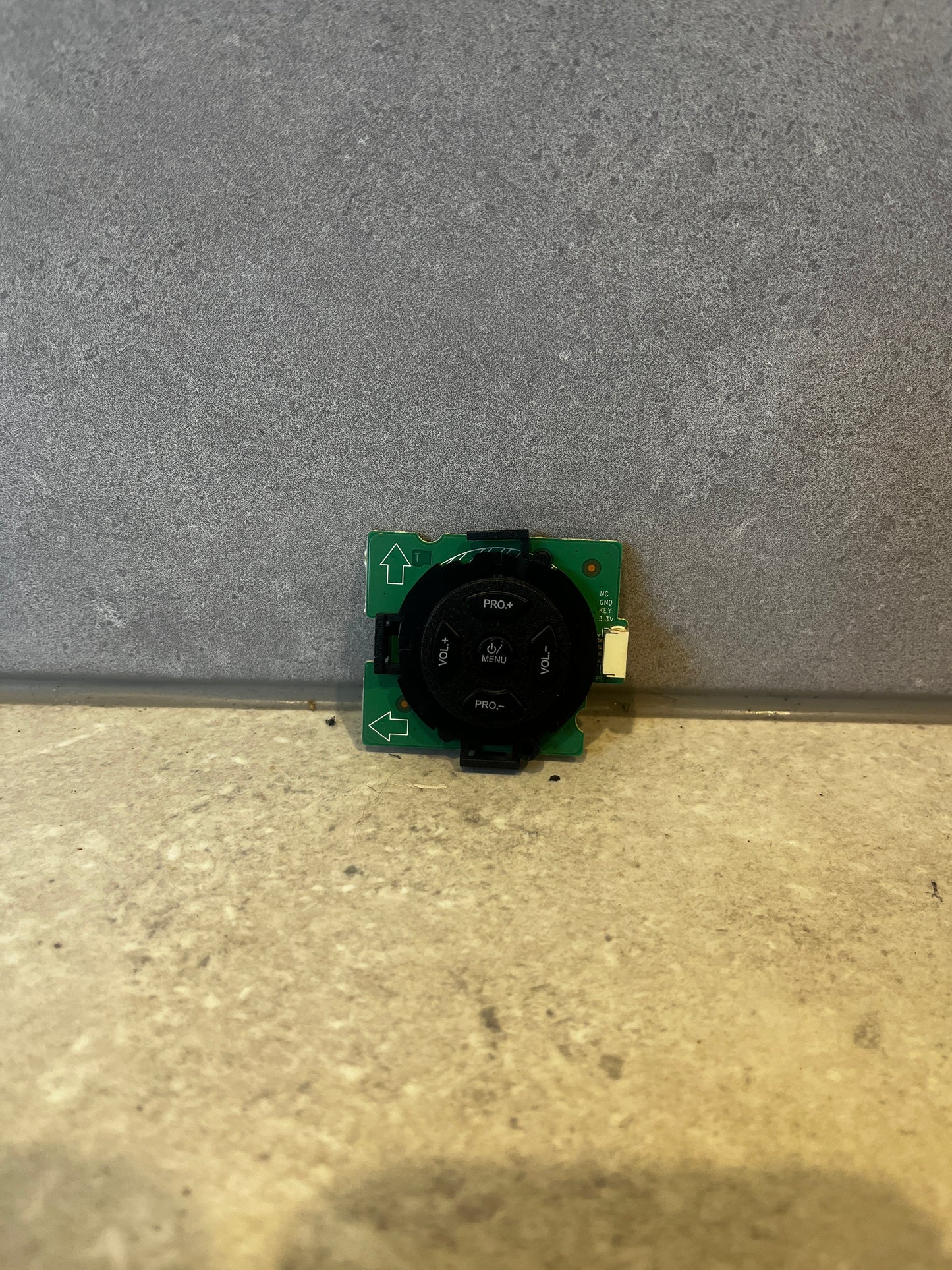 Hitachi/TCL LE32M459 Key Button Board 40-32D270-KEE2LG / KB6160