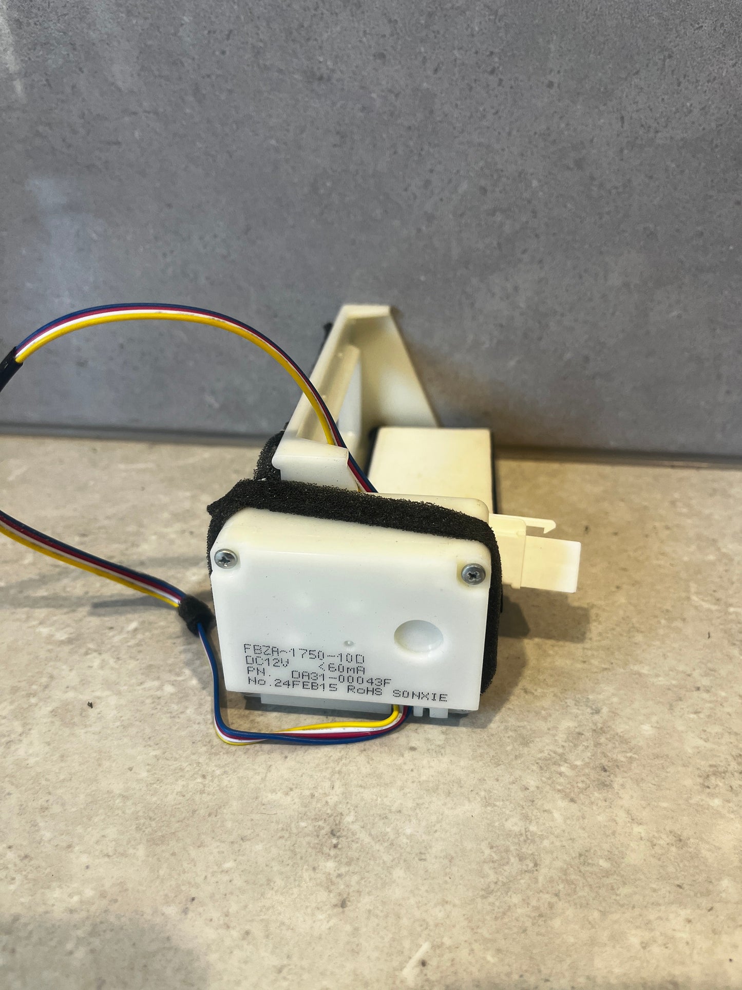 DA31-00043F SAMSUNG FRIDGE DC MOTOR BAFFLE/DAMPER-GENUINE