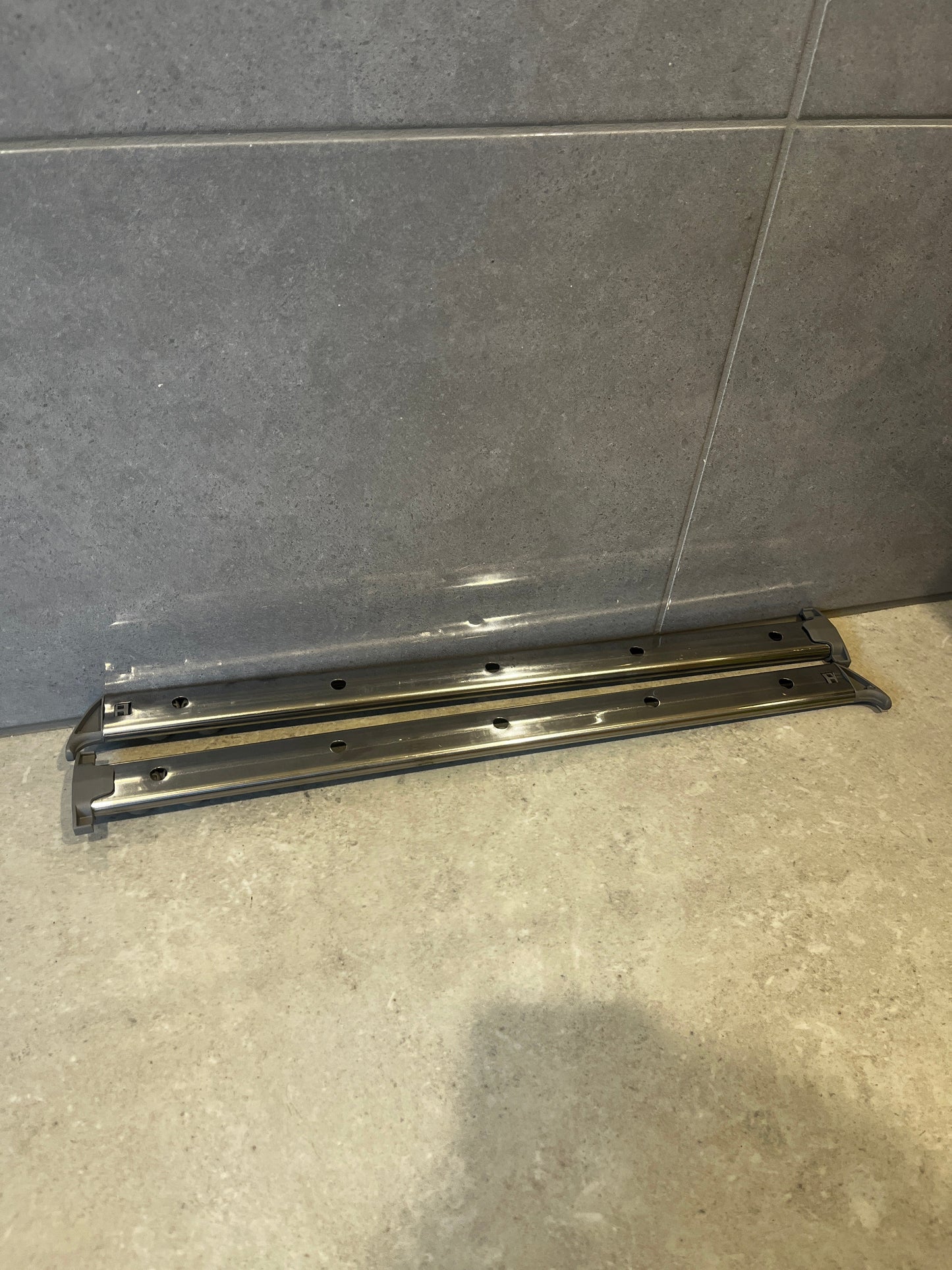 Genuine Bosch Dishwasher Rail Rack slide set L/R SMS40E08AU