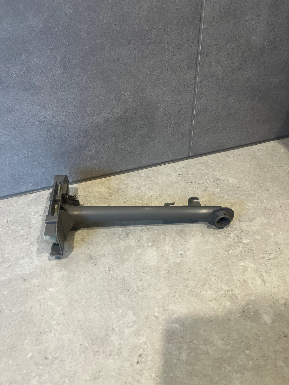 Bosch Siemens NEFF Dishwasher Top Spray Arm Water Feed Pipe 9001124018