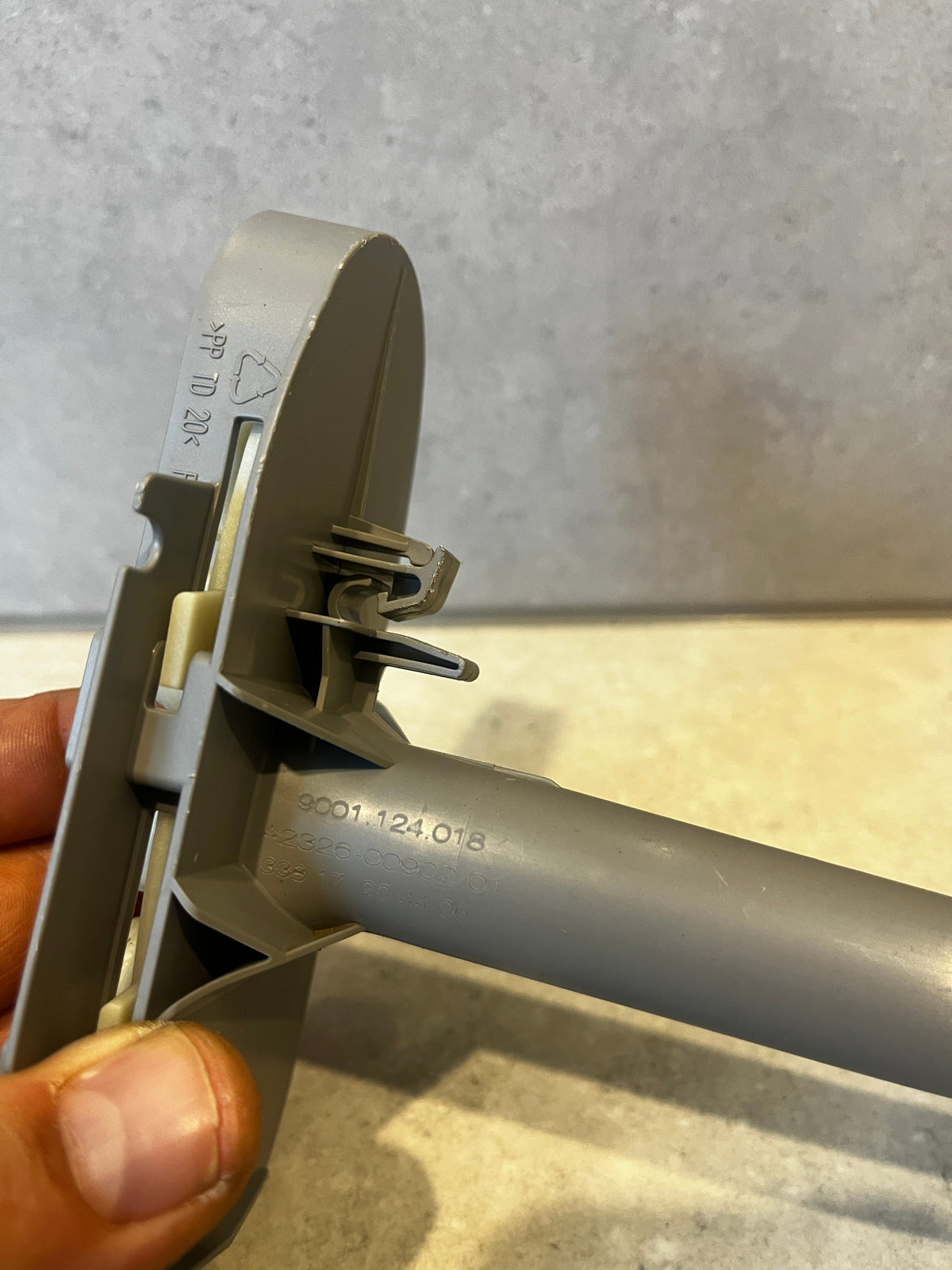Bosch Siemens NEFF Dishwasher Top Spray Arm Water Feed Pipe 9001124018