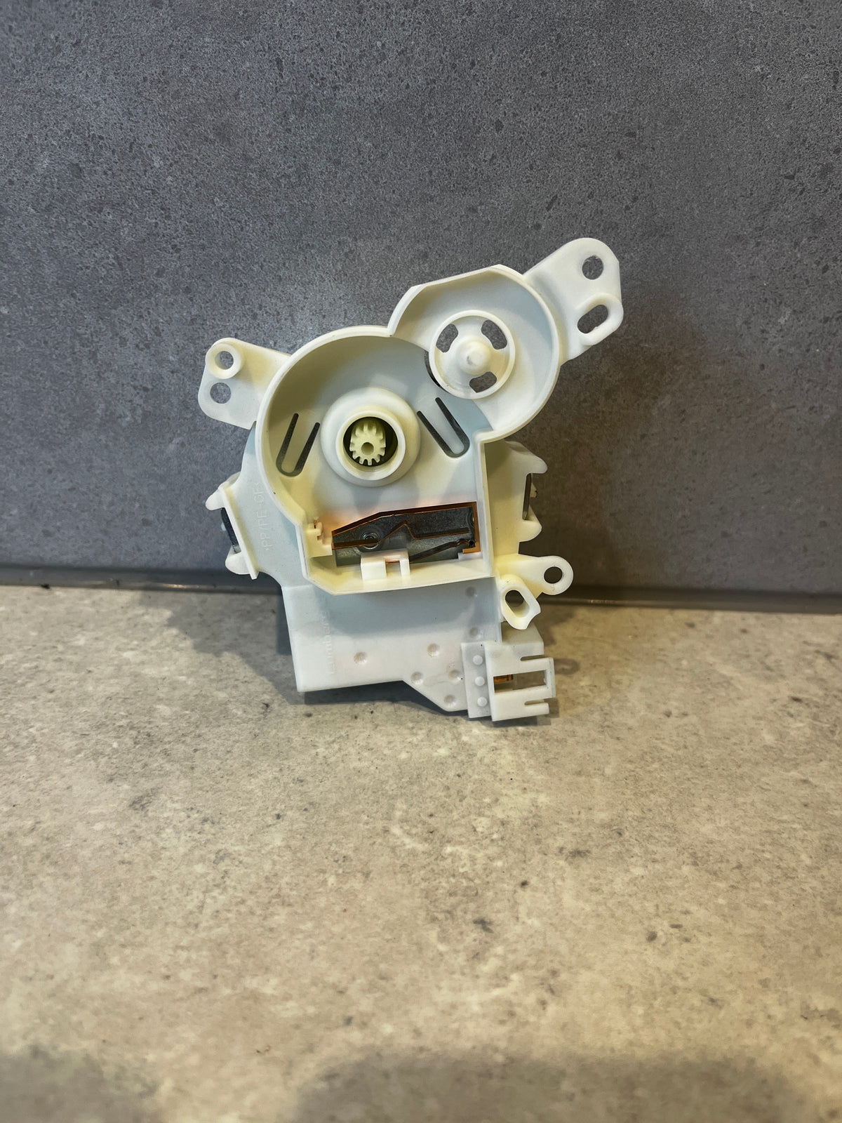 Bosch SMS40E08AU 1BS36106AA 9000850229 DISHWASHER Circulation Pump Motor Divert