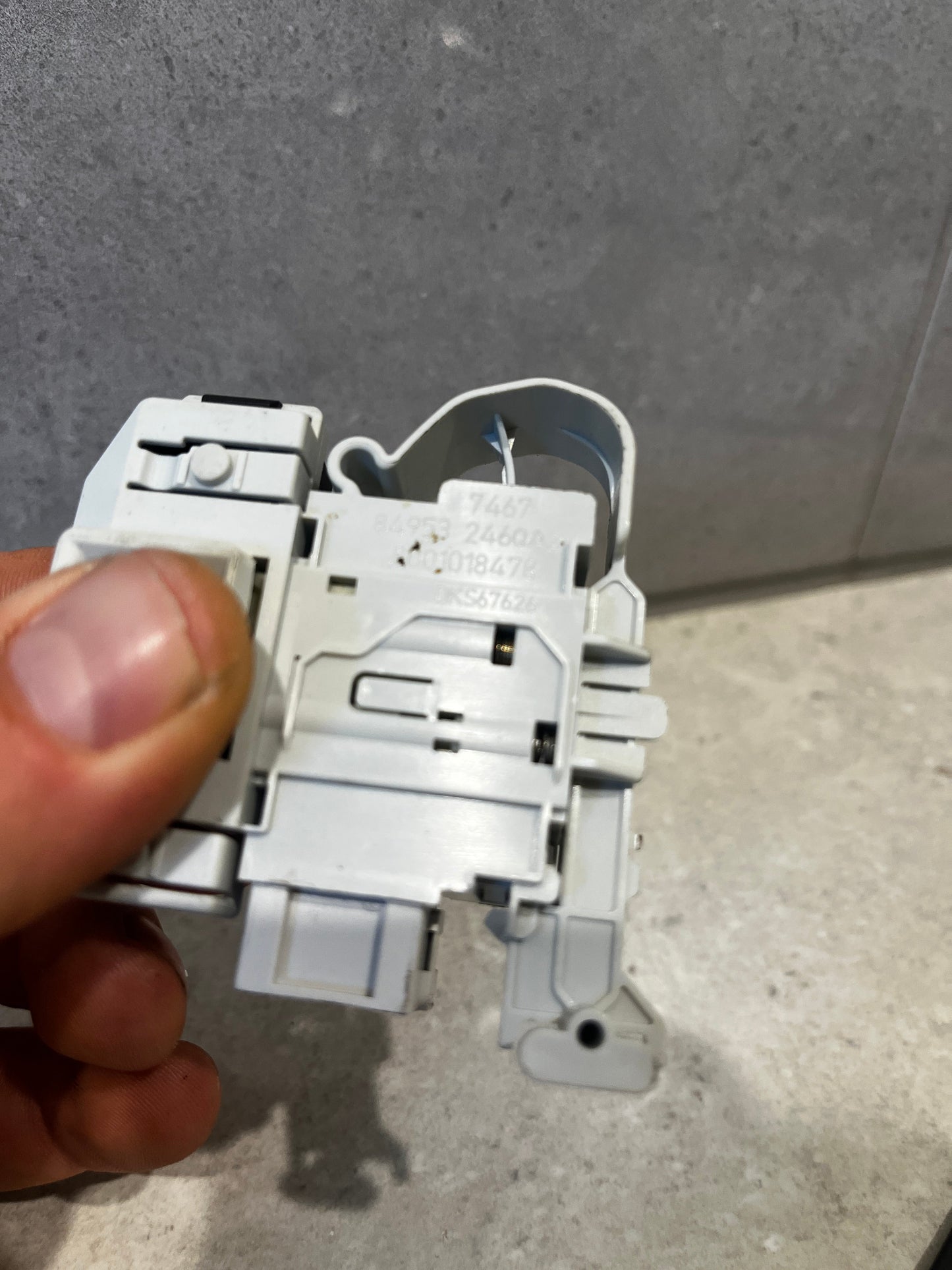 Bosch Serie - 4 Washing Machine Door Lock Switch WAN22120AU/01 WAN22120AU/03