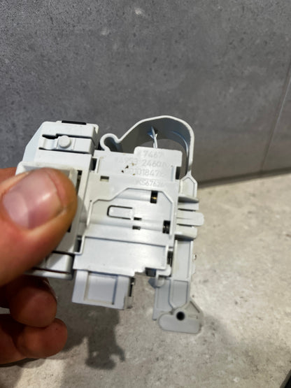 Bosch Serie - 4 Washing Machine Door Lock Switch WAN22120AU/01 WAN22120AU/03