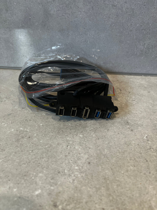 Thermaltake USB Hub suitable for Thermaltake Cases