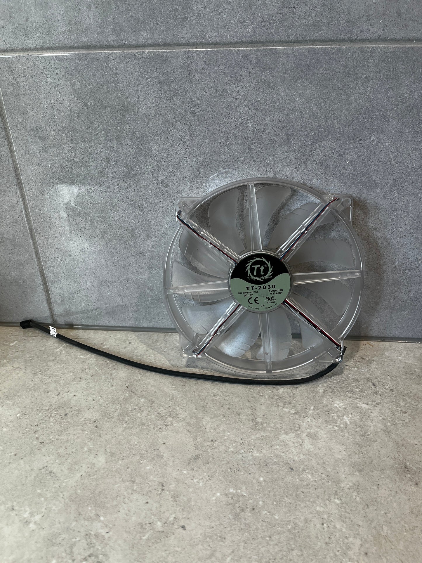 Thermaltake TT-2030- CL-F015-PL20BL-A 200mm Pure 20 Series Clear