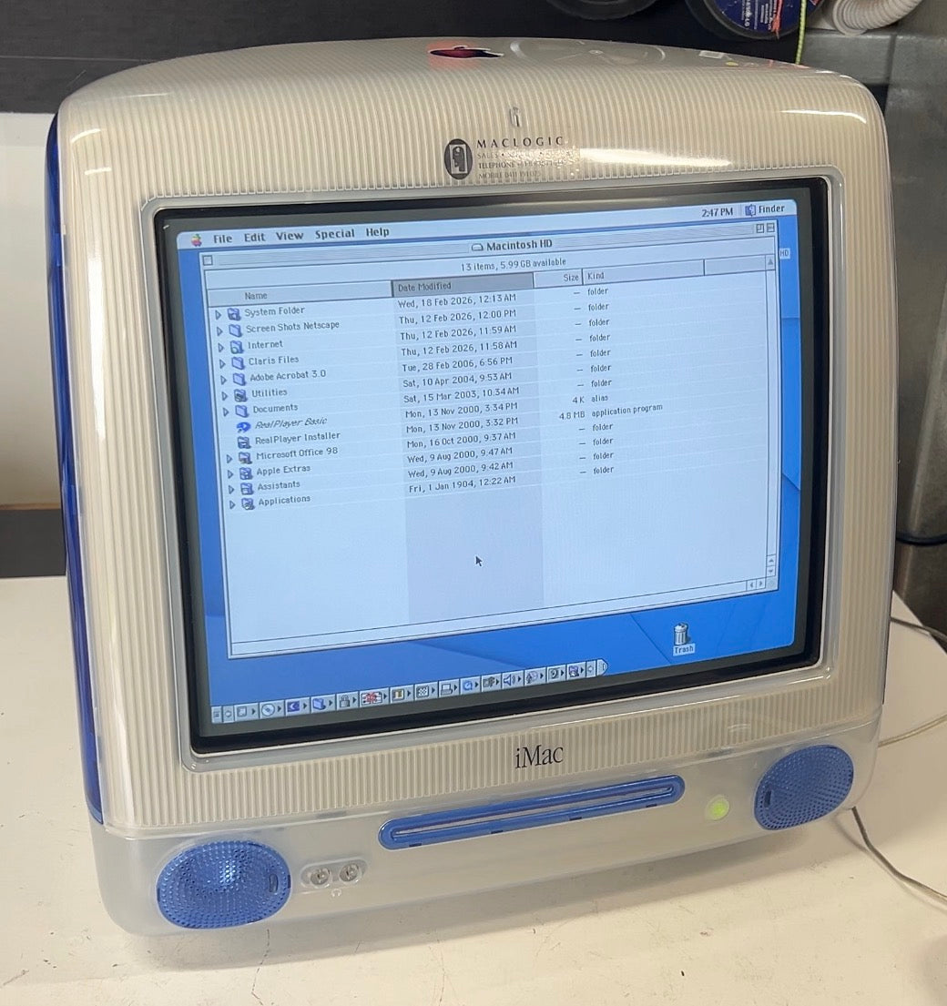 Vintage Apple iMac G3 M5521 with pro keyboard, mouse, manuals & dust covers