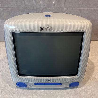 Vintage Apple iMac G3 M5521 with pro keyboard, mouse, manuals & dust covers