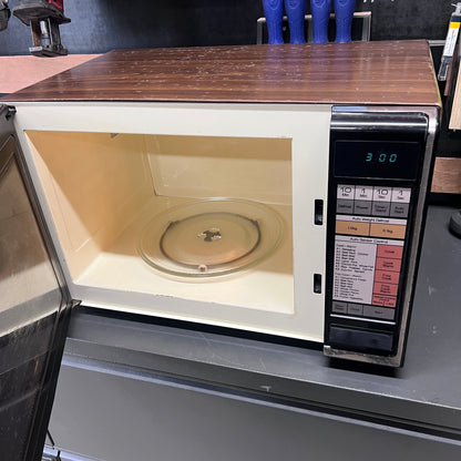 Vintage National Microwave Oven NN-6807